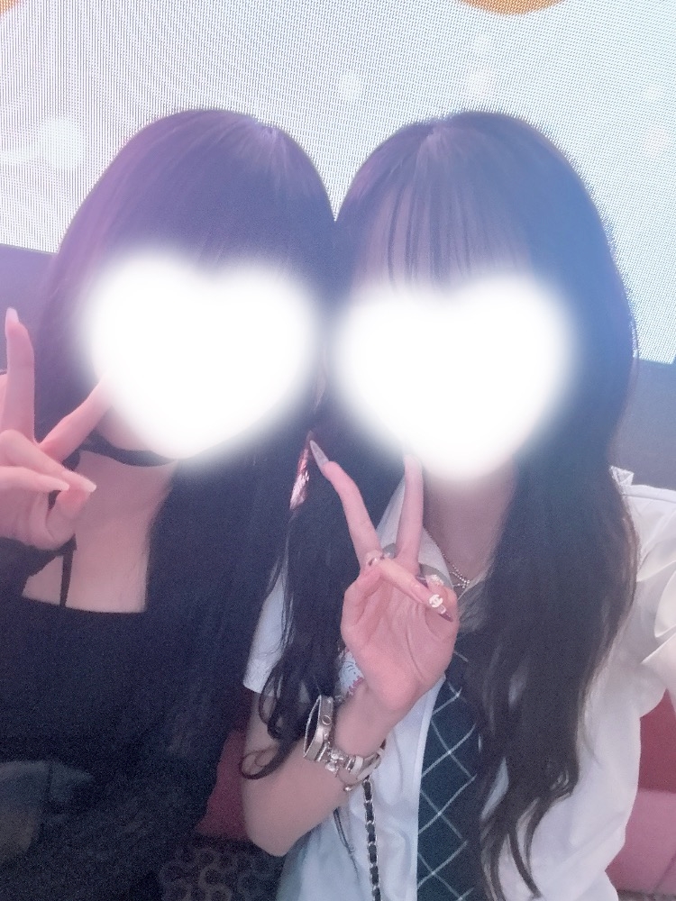キャスト同士で撮影した仲良し写真