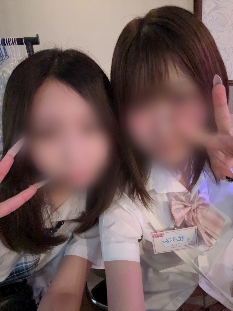 キャスト同士で撮影した仲良し写真