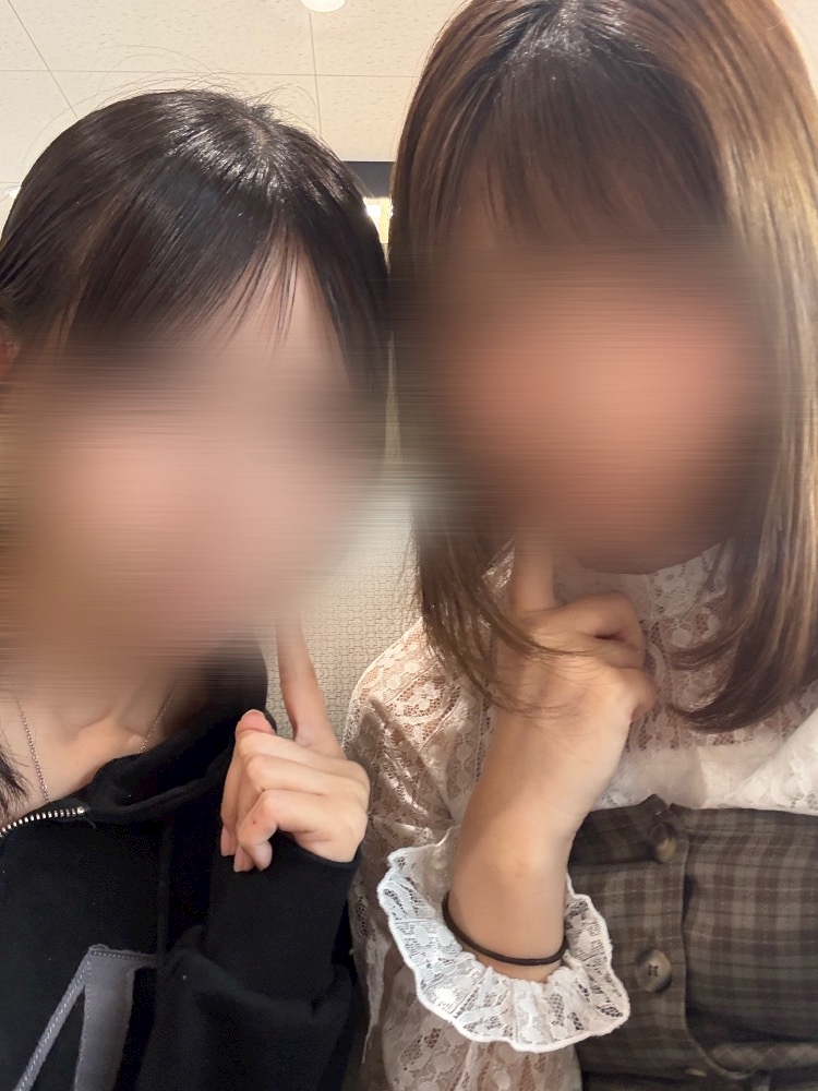 キャスト同士で撮影した仲良し写真