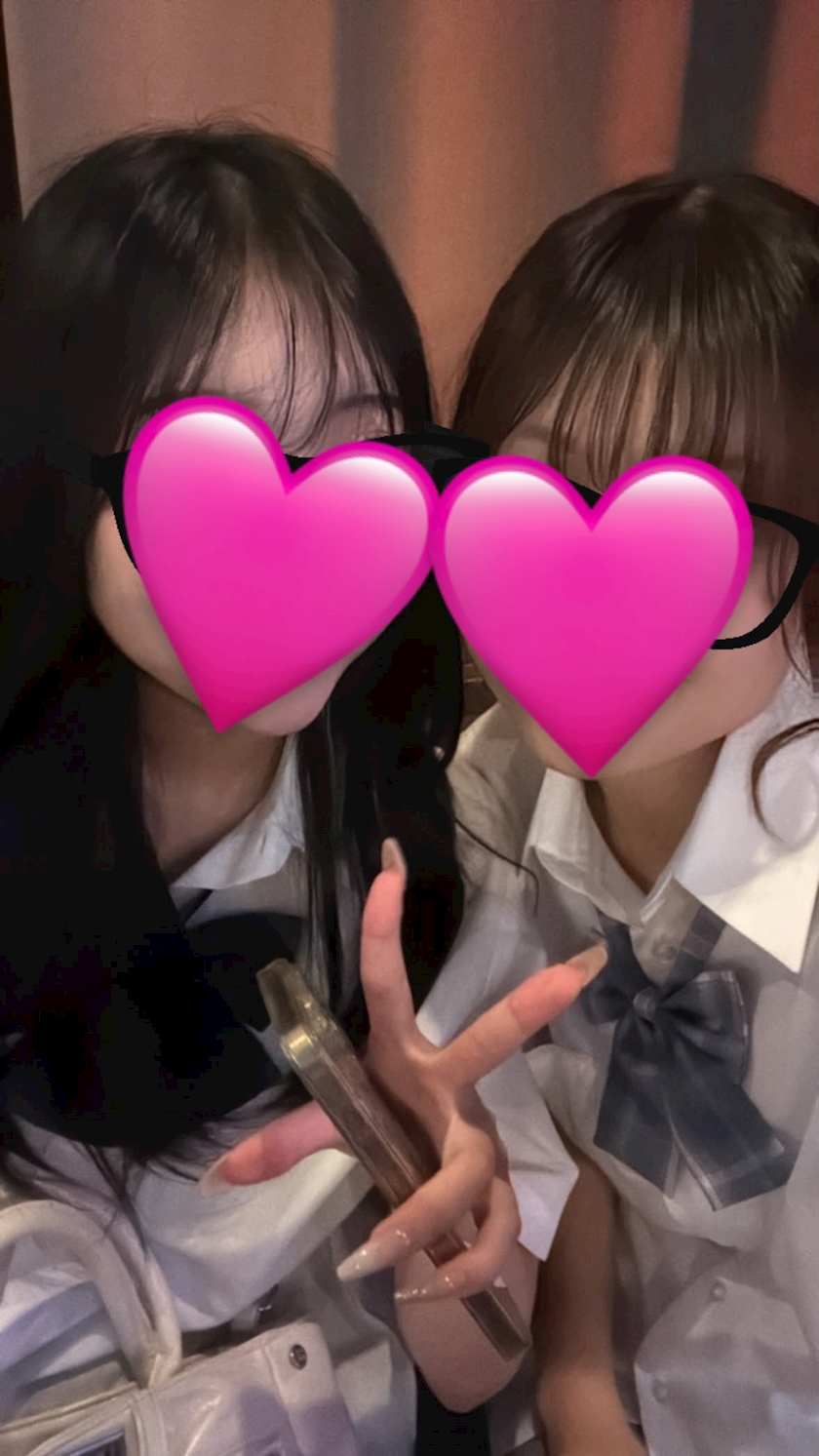 キャスト同士で撮影した仲良し写真