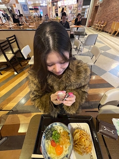 プロフィール写真6・しぇる｜Girls Bar Luca 四谷三丁目店・ルカ - 四谷三丁目のガールズバー