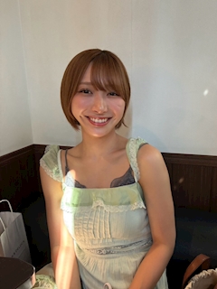 りんか「連休明けも皆さんお疲れ様です！1日頑張りました💮」