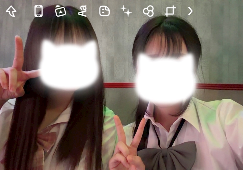 キャスト同士で撮影した仲良し写真
