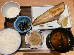 なのεïз
