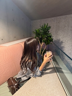 プロフィール写真3・しほ|Lounge MORE・モア - 名古屋 錦のクラブ/ラウンジ