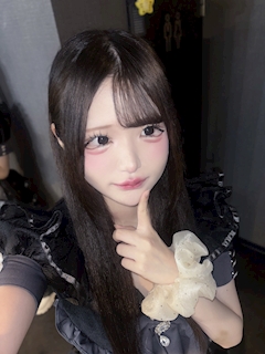 プロフィール写真5・しぃな｜Cafe & Bar Lumière de l'aube るみえる・ルミエール ドゥ ローブ ルミエル - 東心斎橋のコンカフェ