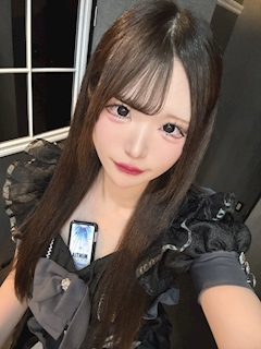 プロフィール写真4・しぃな｜Cafe & Bar Lumière de l'aube るみえる・ルミエール ドゥ ローブ ルミエル - 東心斎橋のコンカフェ