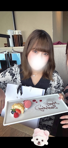プロフィール写真2・えみり🍒神楽坂Cherry🍒|Girl's Bar Cherry ・チェリー - 神楽坂・飯田橋のガールズバー
