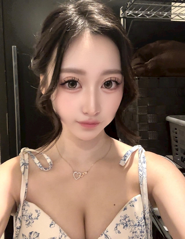 プロフィール写真1・ひなの|祇園 キャバクラ・ホワイトナイト
