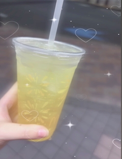 えむ「夏が始まった合図がした気がする」