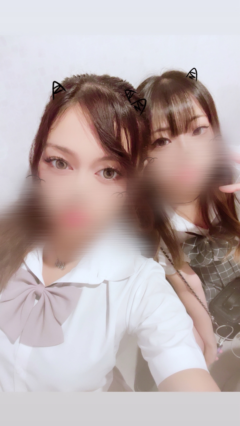 キャスト同士で撮影した仲良し写真