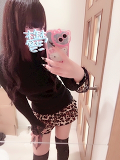 れい「こんばんにゃー！」