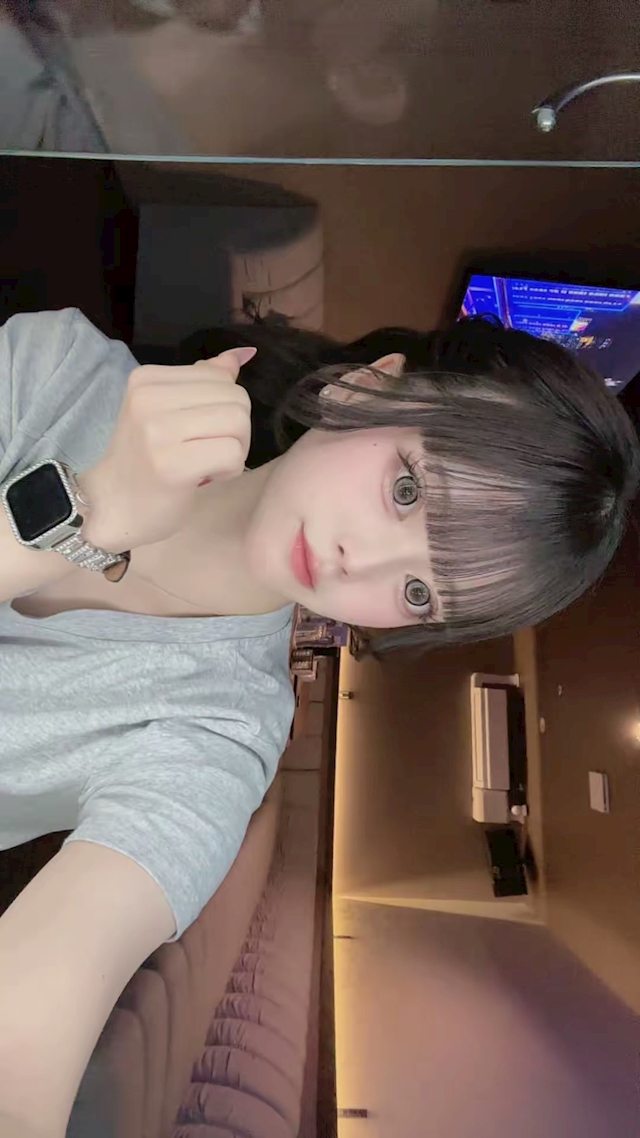 りな MEMBERS VERTEX