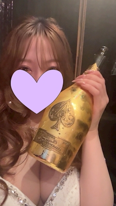 プロフィール写真3・ゆめ💜🩵|Mrs.J 歌舞伎町・ミセスジェイ - 新宿・歌舞伎町の熟女パブ/熟女キャバクラ