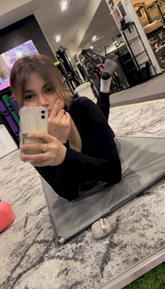 プロフィール写真2・百合｜真理子・マリコ - 名古屋 栄のインターナショナルパブ