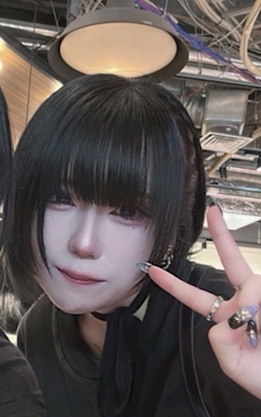 プロフィール写真2・しき|Concept BAR Revolution・レボリューション - JR宇都宮のコンカフェ