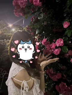 ひな「バラ園に行った日🥀⋆」