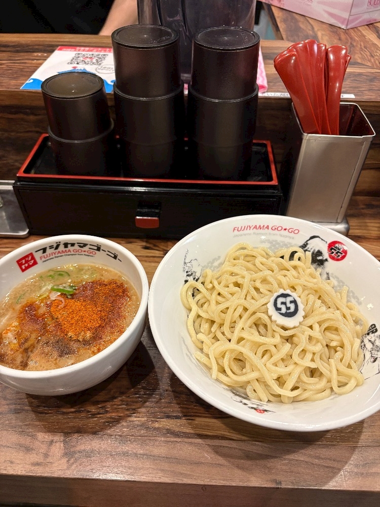 にこ