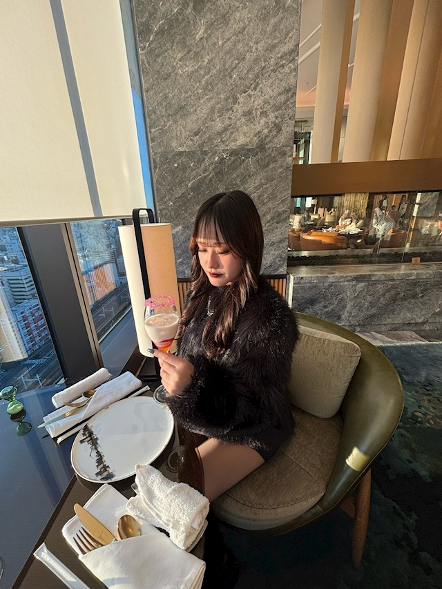 らら Girls Lounge ピンチ