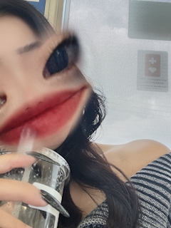 プロフィール写真5・れいな｜Girl's Bar Bellux・ベルクス - 名古屋 名駅のガールズバー
