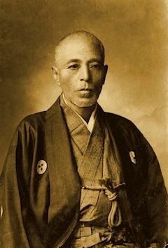 田○