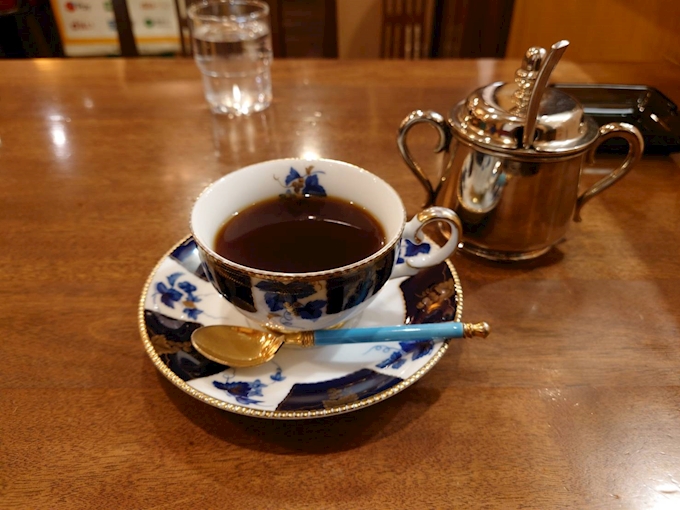 駅周辺には喫煙カフェが結構ある