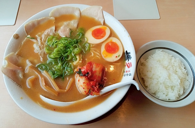 横綱ラーメンをいただきました ラーメン横綱 柏原店 瀬田 ラーメン ポケパラplus