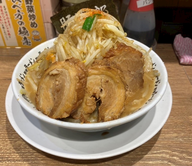 二郎インスパイア系のガッツリな豚野郎ラーメン！』 - 野郎ラーメン