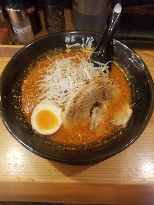 麺家一進港店の赤辛味噌ラーメンにチャーシュー丼』 - 麺家 一進 港店 