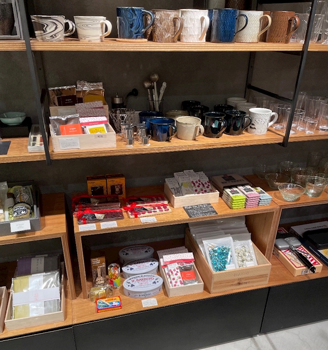 ベーシック アンド アクセント: basic and accent 西宮阪急店 – WIUX