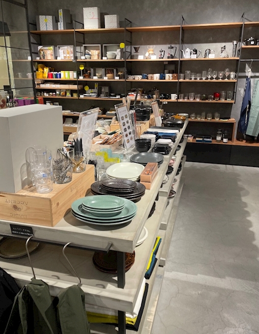 ベーシック アンド アクセント: basic and accent 西宮阪急店 – WIUX