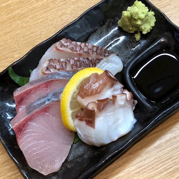 立飲みでちょい飲み まぐろ酒場 寅次郎 吹田 江坂 居酒屋 ポケパラplus