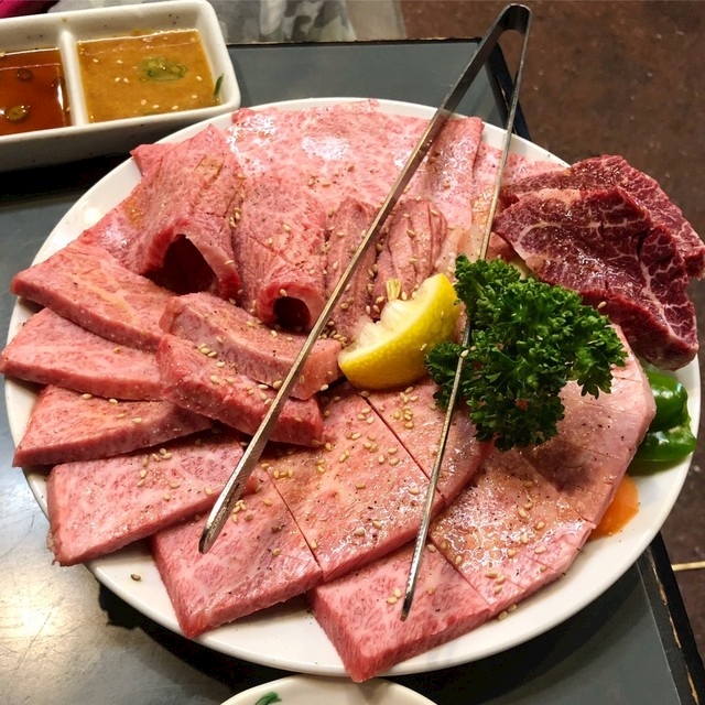 肉厚 富鶴 とみづる 京橋 焼肉 ホルモン ポケパラplus