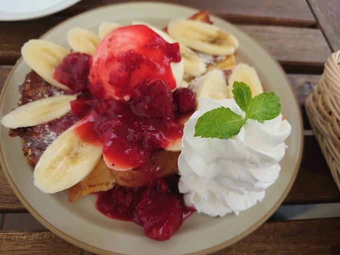 久屋大通パークのカフェテラスでスイーツ Eloise S Cafe 名古屋レイヤード久屋大通公園店 ｴﾛｲｰｽﾞｶﾌｪ 丸の内 その他 ポケパラplus