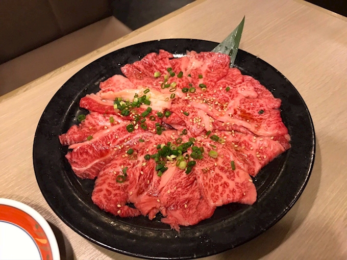 A5ランク雌牛の焼き肉 あの有名店より 食彩和牛 しげ吉 大和本店 ｼｮｸｻｲﾜｷﾞｭｳｼｹﾞｷﾁ 焼肉 ホルモン ポケパラplus