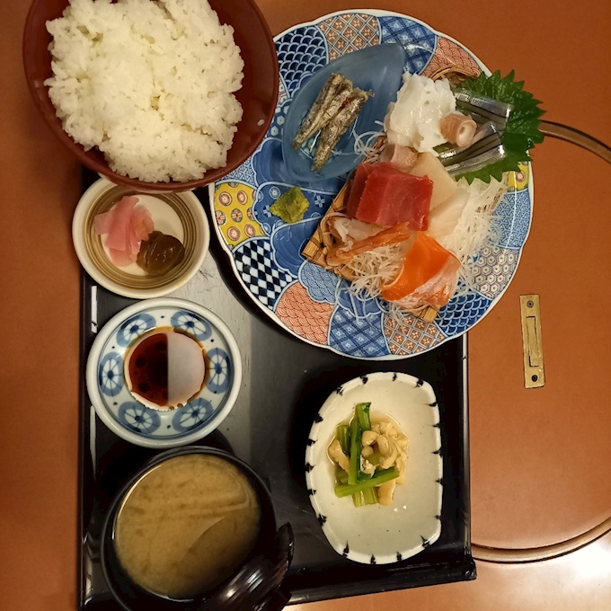 活いかを食べたくて いけす無門 新宿 イケスムモン 新宿 歌舞伎町 居酒屋 ポケパラplus