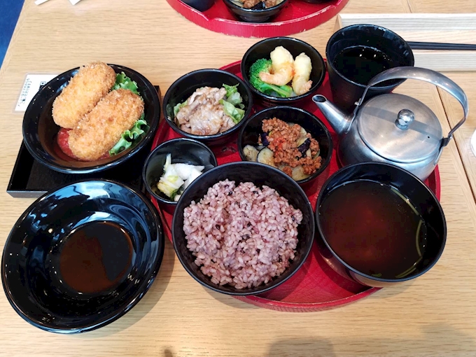 ランチに来たら 超行列 24 7 Cafe Apartment 名古屋 ﾄｩｴﾝﾃｨﾌｫｰｾﾌﾞﾝｶﾌｪｱﾊﾟｰﾄﾒﾝﾄ 北名古屋 カフェ 喫茶 ポケパラplus