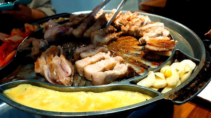 韓国石焼サムギョプサル専門 コッテジ 千日前本店 梅田 韓国料理 ポケパラplus