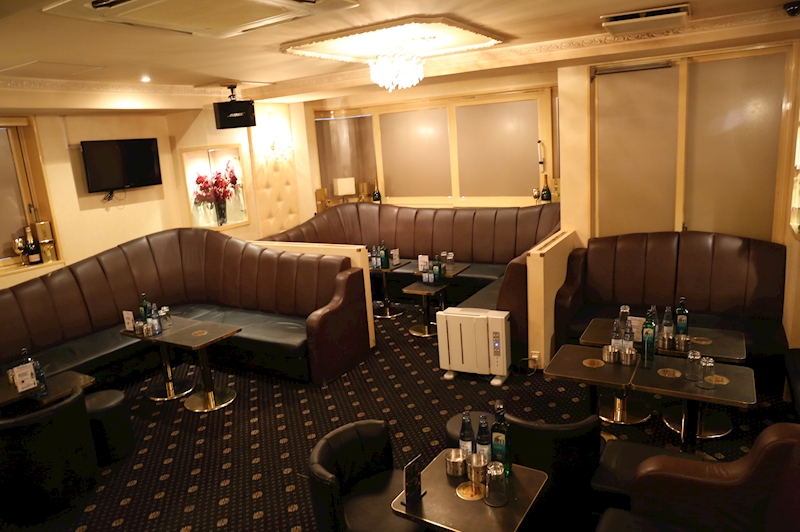 新橋キャバクラ&ガールズバー TOP40 第1位.CLUB King & Queen