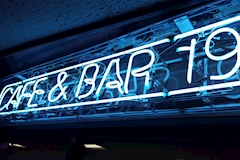 CAFE&BAR 19・ナインティーン - 仙台駅西口のガールズバー 店舗写真