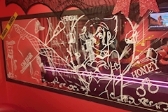 SM BAR SAKEBI・サケビ - 池袋西口のパブ/スナック 店舗写真
