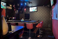 Concept cafe&Bar Bee・ビー - 土浦のコンカフェ 店舗写真