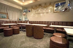 LOUNGE & BAR HANABI・ハナビ - 池袋西口のパブ/スナック 店舗写真