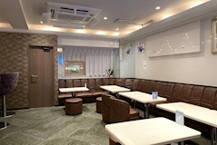 LOUNGE & BAR HANABI・ハナビ - 池袋西口のパブ/スナック 店舗写真