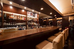 E's Bar・イーズバー - 沼津のガールズバー 店舗写真