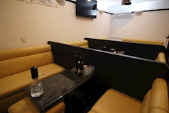LOUNGE 紅蘭・クラン - 岡山市(中央町)のスナック 店舗写真