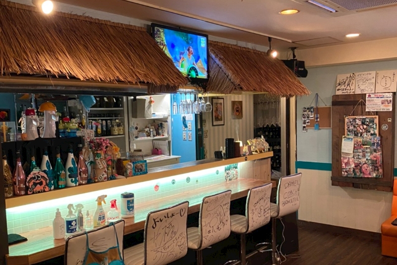 カラオケbar やどかり 池袋西口のスナック ポケパラ