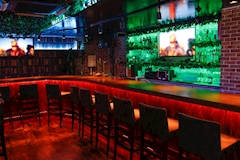 GIRL'S BAR LENS・レンズ - 広島市（流川）のガールズバー 店舗写真