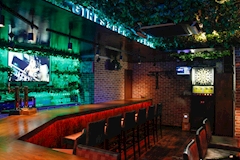 GIRL'S BAR LENS・レンズ - 広島市（流川）のガールズバー 店舗写真