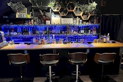 Girls DartsBar 3×8・ミツバチ - 東武宇都宮のガールズバー 店舗写真